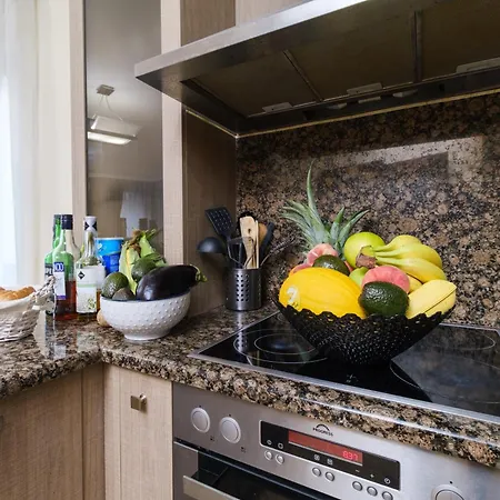 Chic Luxury Escape Close To Kapana Area Apartament