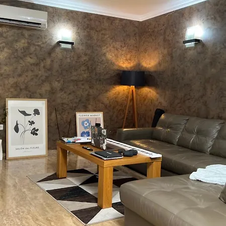 Chic Luxury Escape Close To Kapana Area By Flat Mаnager
